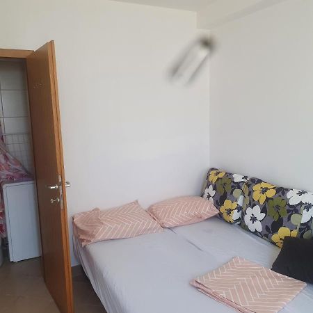 Small Studio Mali Losinj Exterior photo